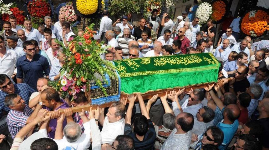 DENİB Eski Başkanı Raşit G&uuml;ntaş Toprağa Verildi