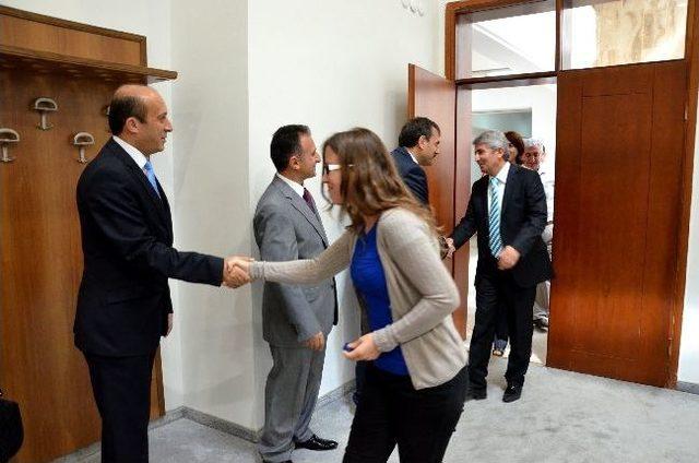 Aib&uuml; Rekt&ouml;r&uuml; Personeliyle Bayramlaştı 1