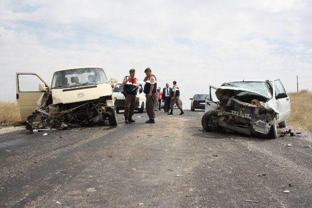 Sivrihisar'da trafik kazası, 2 ölü 4 yaralı