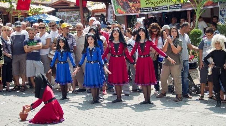 Urla'da Geleneksel Bağbozumu Şenlikleri Başlıyor