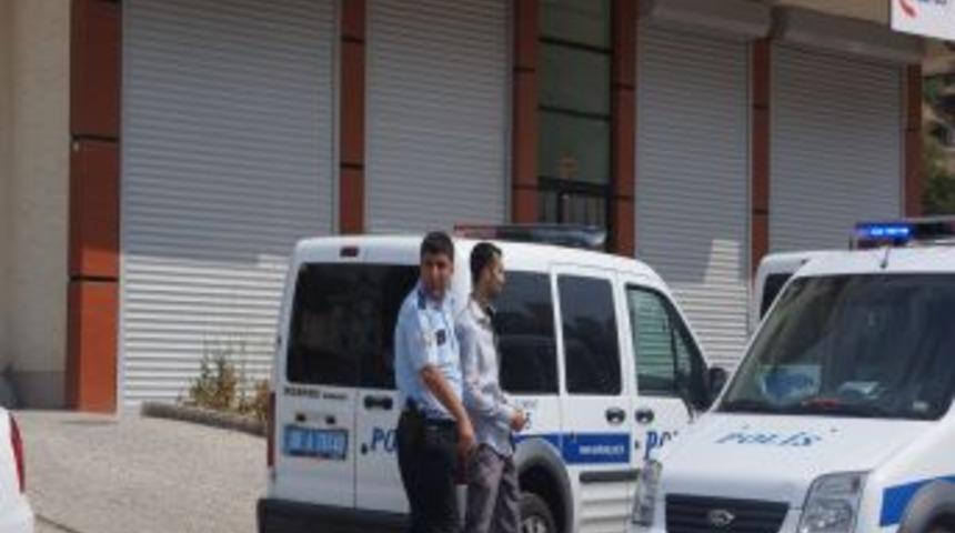 5 Yaşındaki &Ccedil;ocuğa Tecav&uuml;z Iddiası Mahalleyi Karıştırdı