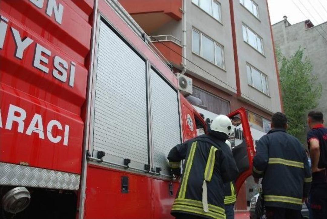 &Ouml;z Torunu Evini Kundakladı