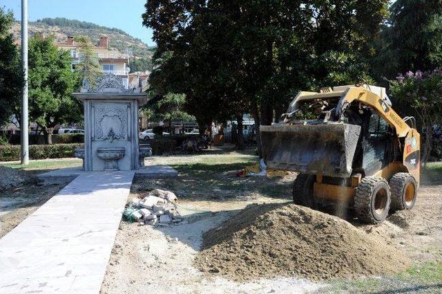 Manisa'da Sultan Parkı'na Tarihi Çeşme