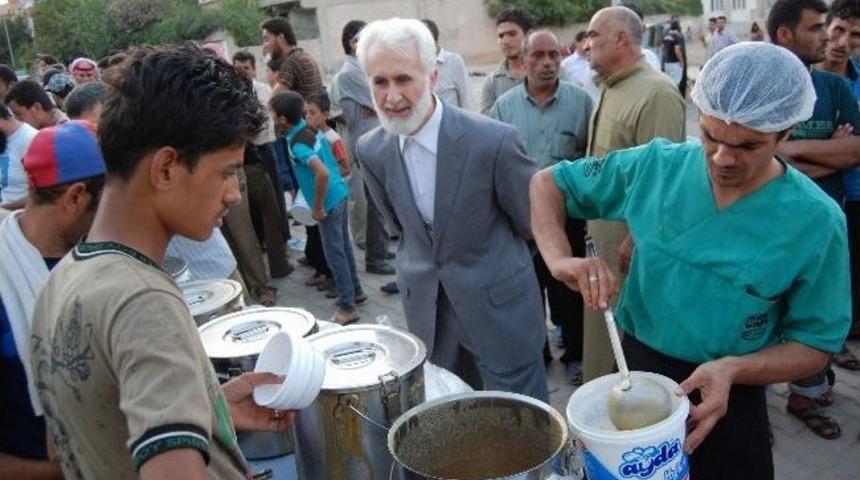 Suriyelilere Yemek Yardımı Yapıldı