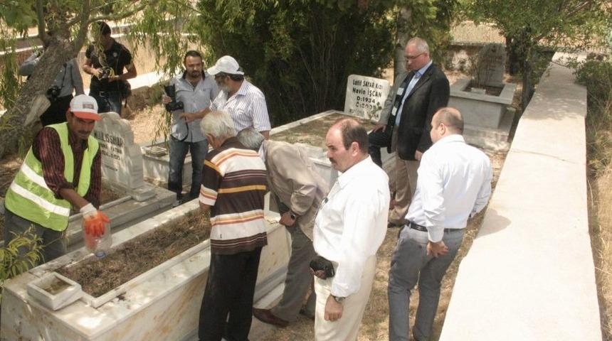 Yozgatlı Şair Yazar Abbas Sayar, Mezarı Başında Anıldı