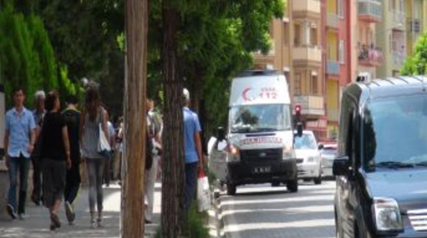 Uşak&rsquo;ta 112 Doktoruna Bı&ccedil;aklı Saldırı