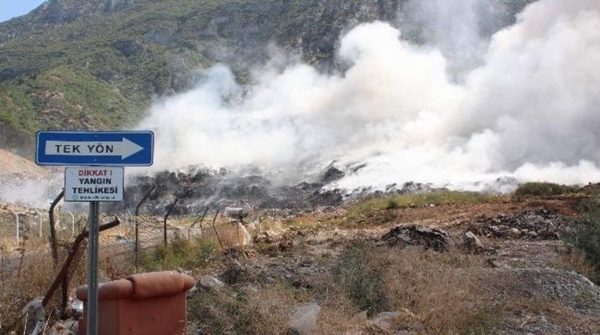 Şehir &Ccedil;&ouml;pl&uuml;ğ&uuml;nde &Ccedil;ıkan Yangın Kontrol Altına Alındı