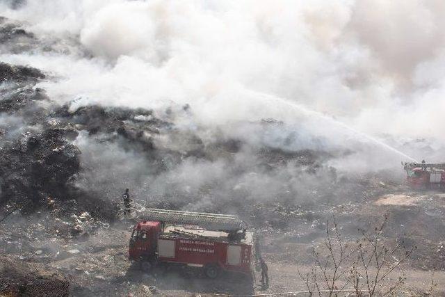 Şehir Çöplüğünde Çıkan Yangın Kontrol Altına Alındı