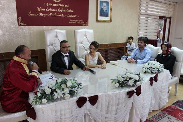 Uşak&rsquo;ta &Ccedil;etin Bir Evlilik 1