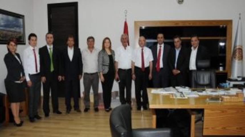 Başkan &Ccedil;oban Yurt Dışındaki T&uuml;rk Siyaset&ccedil;ileri Kabul Etti