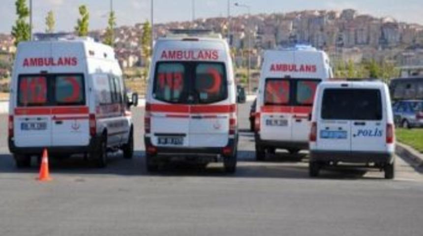 Yardıma Giden Doktoru Bı&ccedil;akla Kovaladı