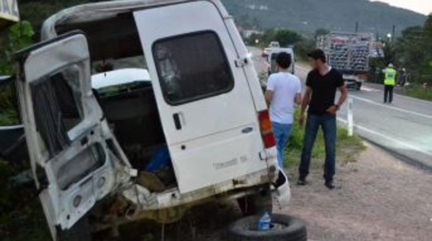 Ordu'da Trafik Kazası; 1 &Ouml;l&uuml;, 9 Yaralı