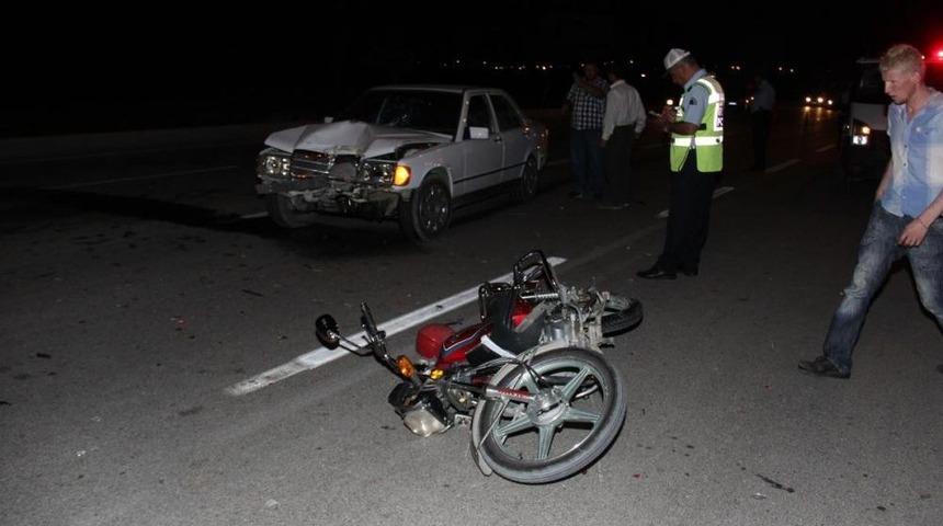 Karaman'da Otomobil Ile Motosiklet &Ccedil;arpıştı: 3 Yaralı