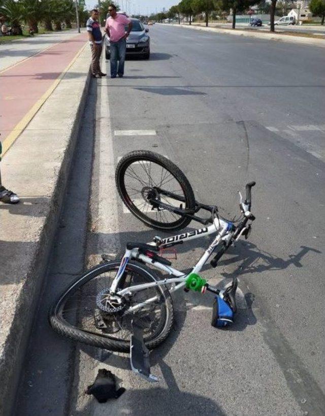 Bisikletçiler Kazaları Protesto İçin Yol Kapattı