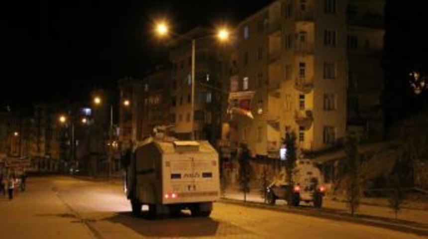 Hakkari'de Bir Grup G&ouml;sterici Olay &Ccedil;ıkardı