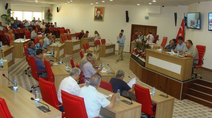 Usul Tartışmsı Belediye Meclisini Kilitledi