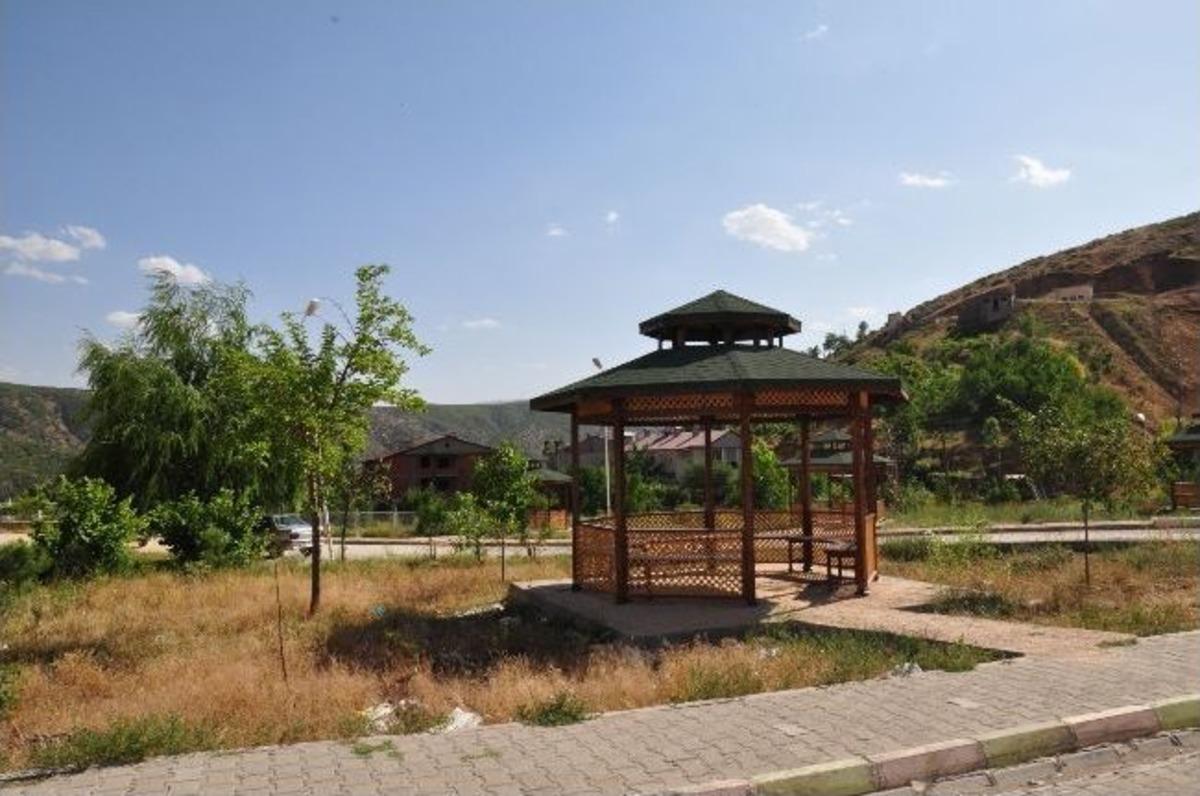 Hizan Devlet Hastanesi&rsquo;nin &Ccedil;evre D&uuml;zenlenmesi Tamamlandı