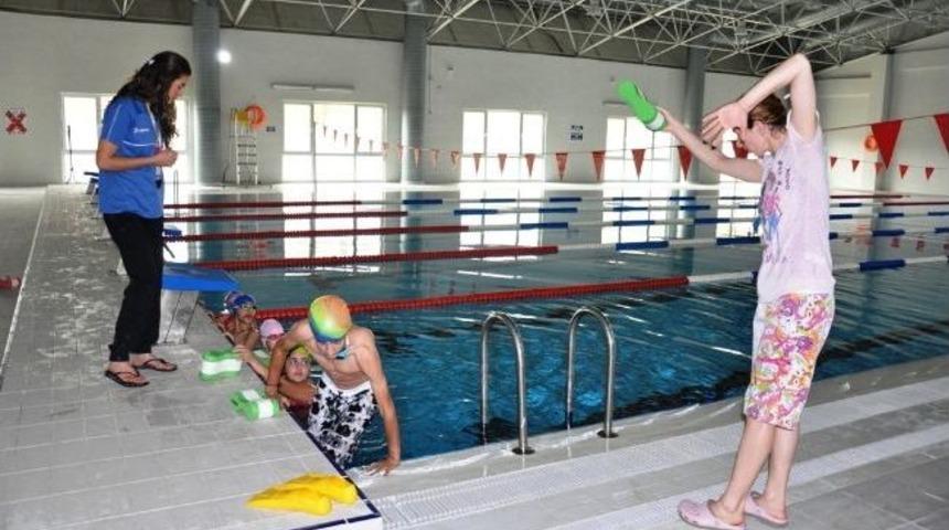 Yaz Aylarının Vazge&ccedil;ilmez Sporu &ldquo;y&uuml;zme&rdquo;
