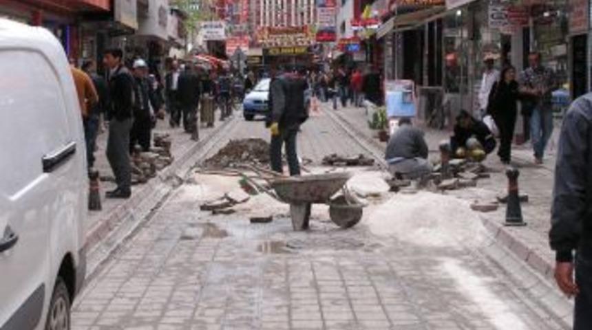 M&uuml;fettişler, Alt Yapı Ve Yol D&uuml;zenleme &Ccedil;alışmalarının Uzun S&uuml;rd&uuml;ğ&uuml;n&uuml; Tespit Etti