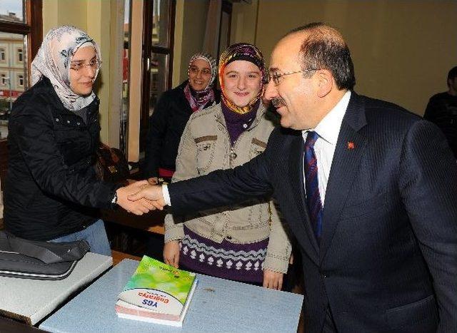 Trabzon Belediyesi &Uuml;niversiteli Yapıyor 1