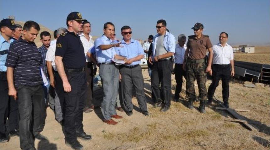 Vali Arslan, Yeni Emniyet Kamp&uuml;s İnşaatında İncelemelerde Bulundu