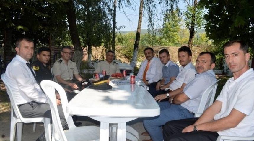 &Ccedil;am Ailesinin Mutlu G&uuml;n&uuml;
