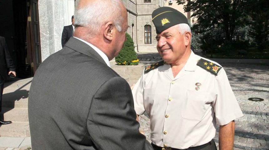 Garnizon Komutanı Korgeneral Uyar'dan Vali Y&uuml;ksel'e Veda Ziyareti