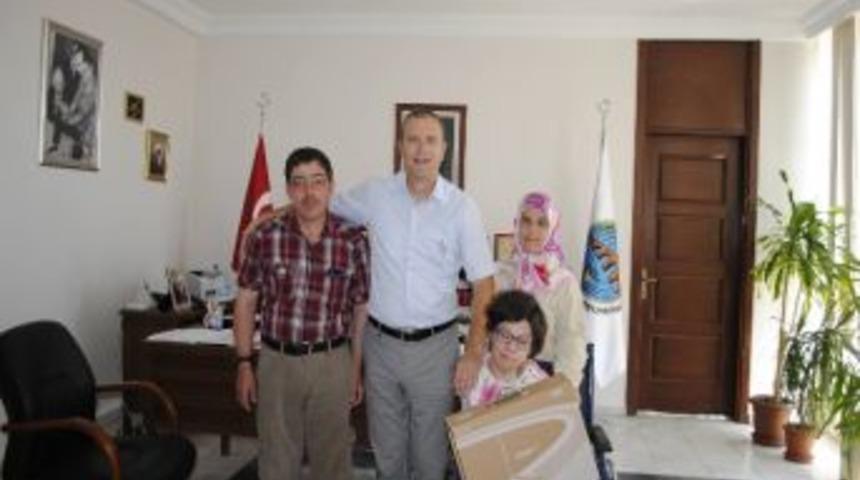 K&uuml;&ccedil;&uuml;k Kızdan İşbilen&rsquo;e Teşekk&uuml;r Ziyareti