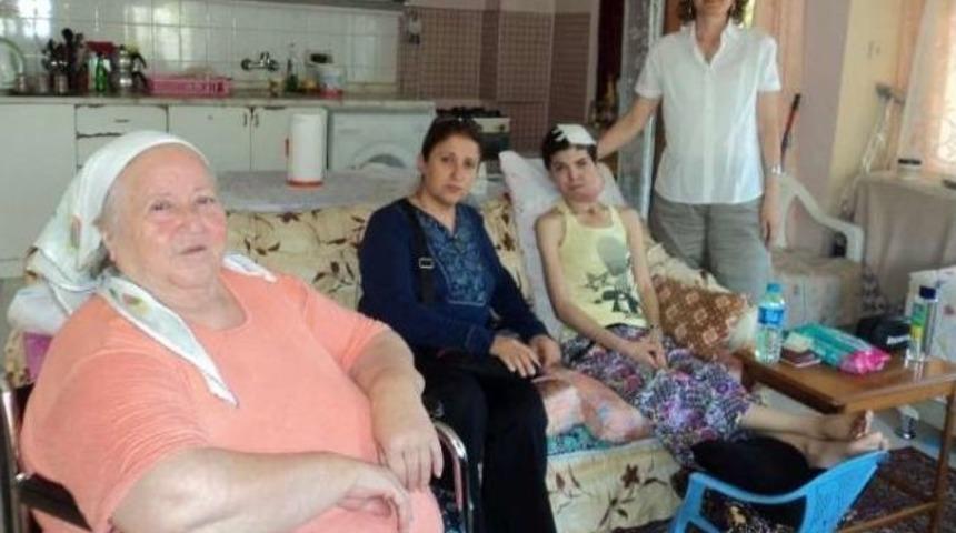 Ayvalık&rsquo;ta G&ouml;n&uuml;l El&ccedil;ileri Sevindirdi