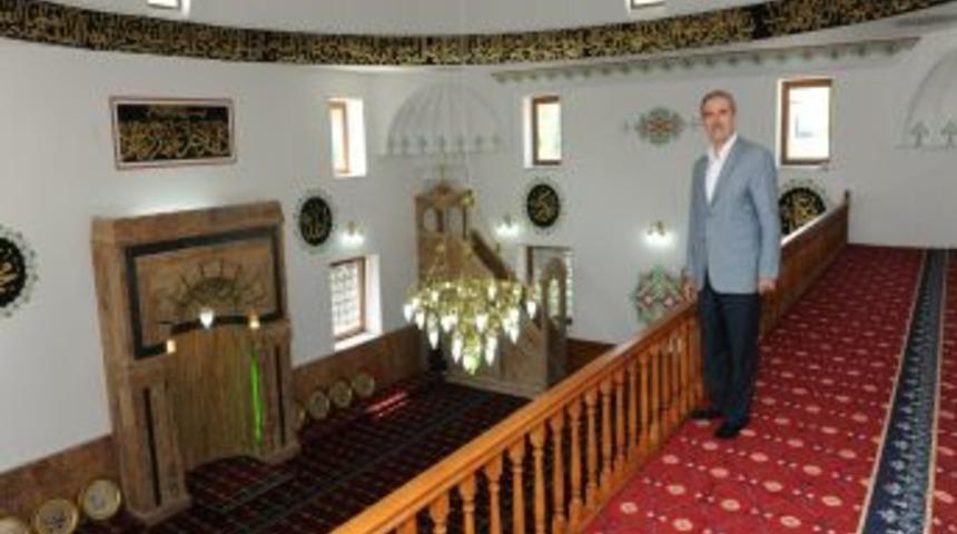 &Uuml;sk&uuml;p'teki Tarihi Camiden 70 Yıl Sonra Ezan Okunacak