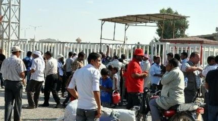 Binlerce M&uuml;lteci T&uuml;rkiye&rsquo;ye Ge&ccedil;mek İstiyor