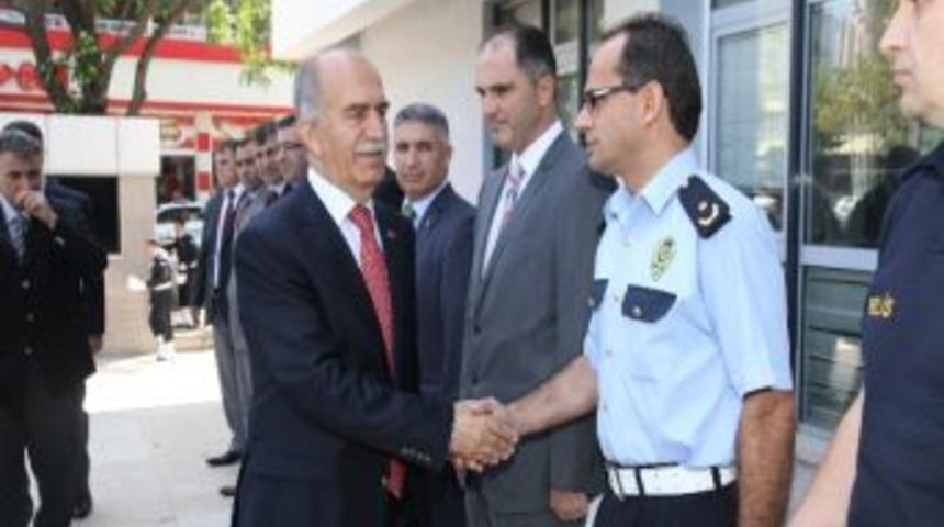 Vali Harput&rsquo;tan Emniyet Teşkilatına Telsizli Veda