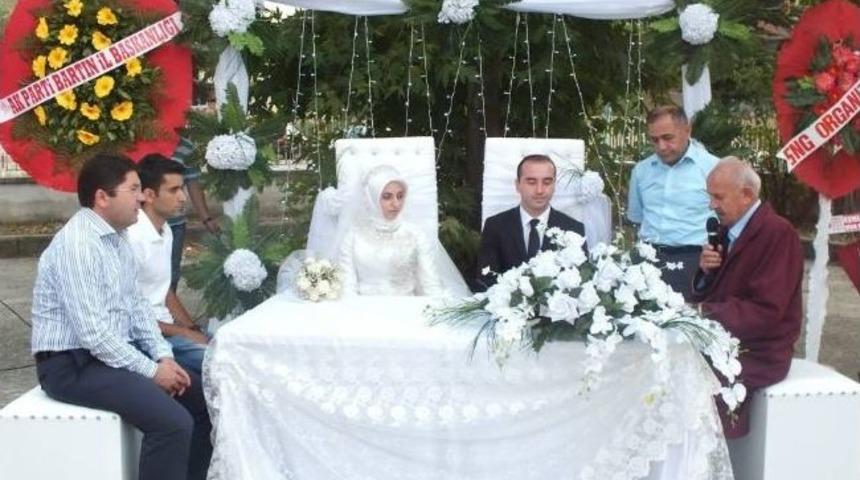 Başkan Torununun Nik&acirc;hını Kıydı