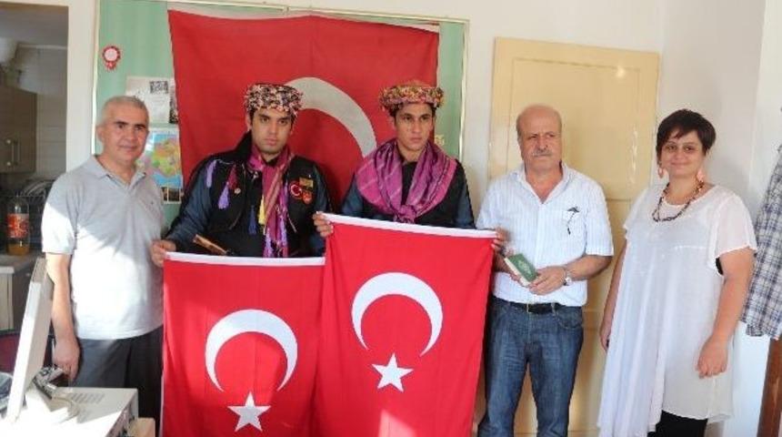 Efeler Kızanlarını Askere Yolladı