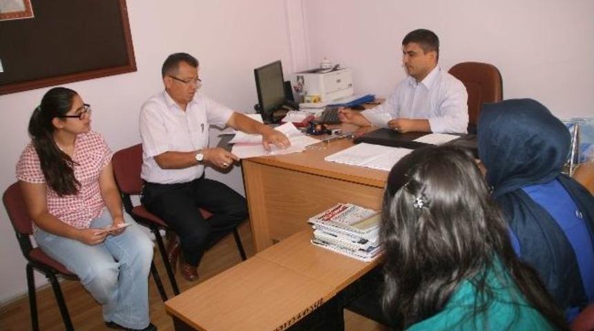 Liselere Kayıt İşlemlerini Son G&uuml;ne Bırakmayın