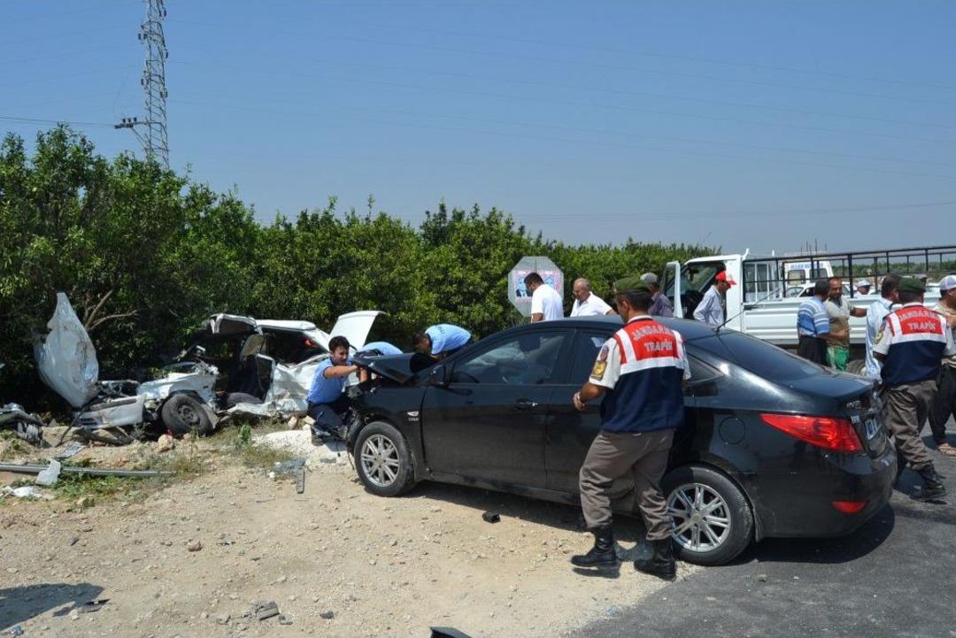 Kozan&rsquo;da trafik kazası: 1 &ouml;l&uuml;, 7 yaralı