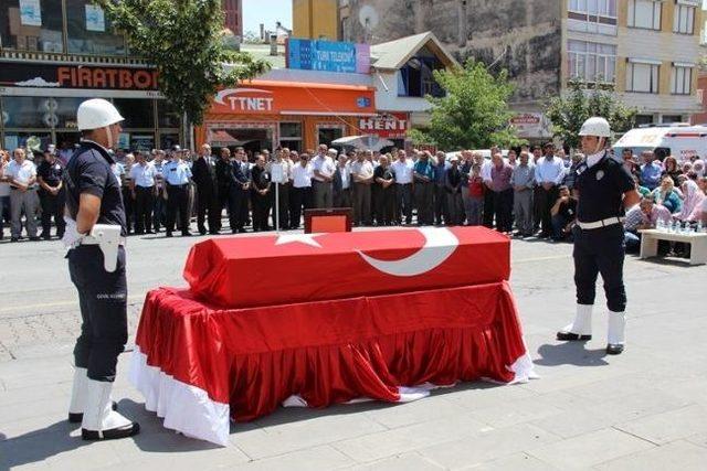 Kalp Krizi Geçirerek Hayatını Kaybeden Polis Memuru Son Yolculuğuna Uğurlandı