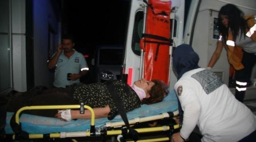 Ka&ccedil;akları Taşıyan Kamyonetin Devrilmesi