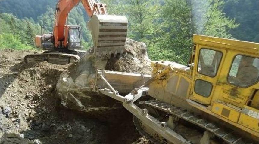 Yayla Yolu &Ccedil;alışmaları S&uuml;r&uuml;yor