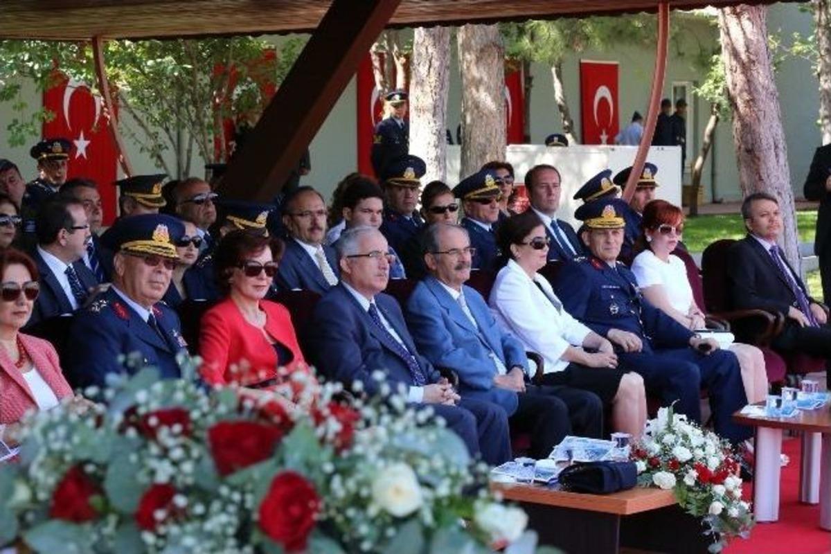 1&rsquo;nci Ana Jet &Uuml;s Komutanlığı&rsquo;nda Devir Teslim T&ouml;reni