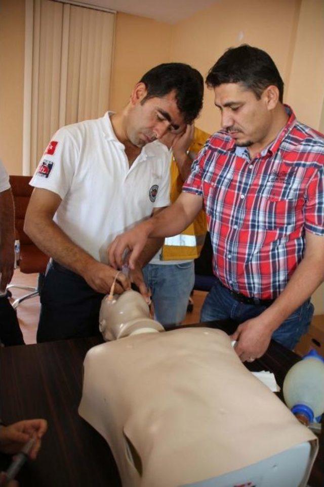 Bayburt'ta Sağlık Çalışanlarına Eğitim Verildi