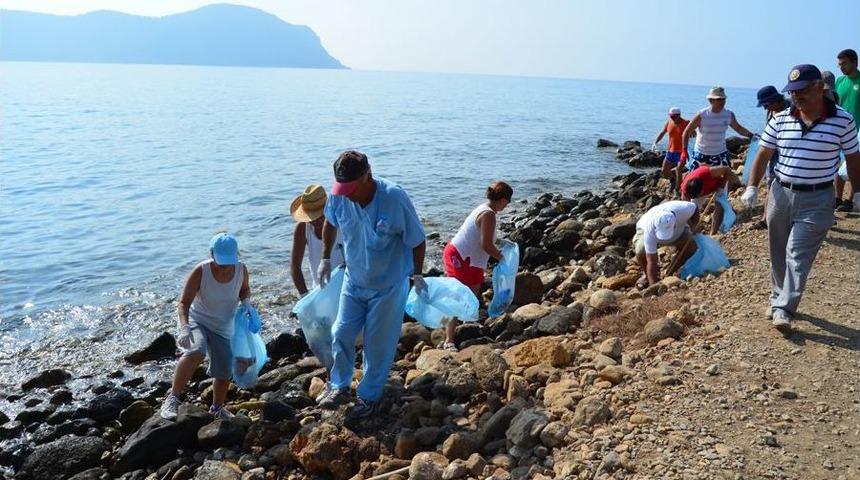Silifke'de Vatandaşlar Mesire Alanları Ve Sahilde Temizlik Yaptı