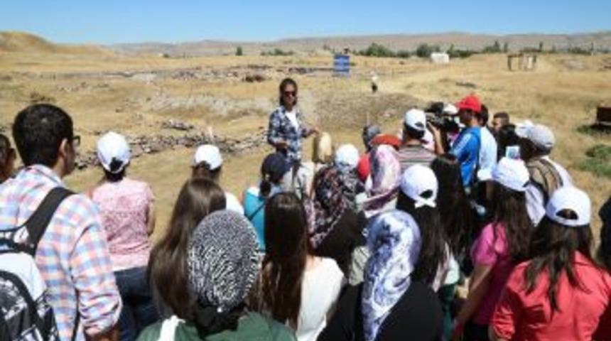 Tarihe Yolculuk Yeniden Başladı