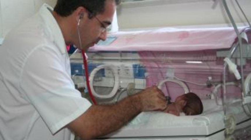 590 Gram Doğan Bebek Sağlığına Kavuştu