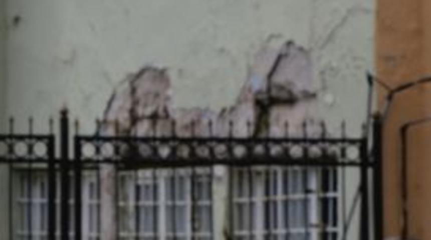 Ardahan sağlıkta sağlıksız duvar!