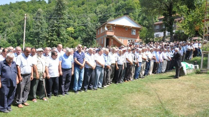 Sefa &Ccedil;akır&rsquo;ın Annesinin Cenazesi Toprağa Verildi