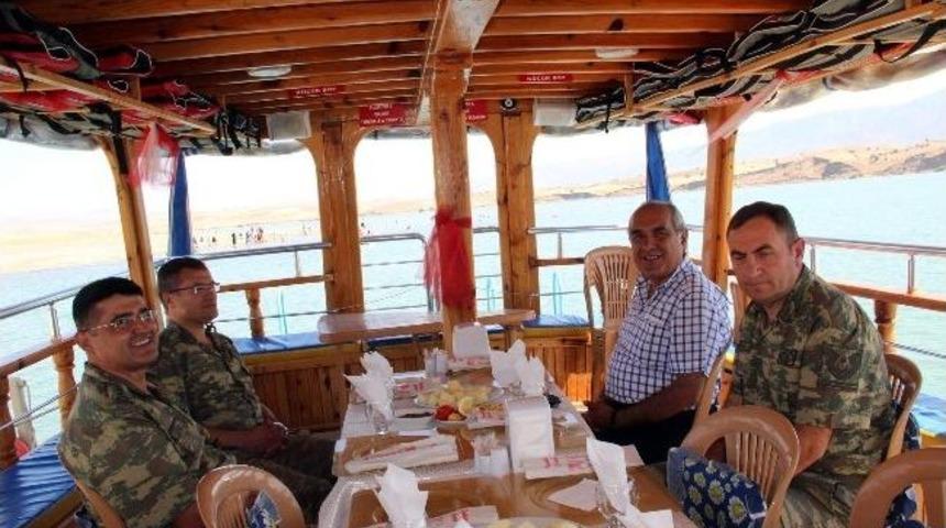 İl Jandarma Komutanı Albay Ali Taş&rsquo;tan, Suşehri&rsquo;ne Veda Ziyareti