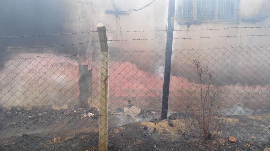 Besihanede Elektrik Kablosundan Yangın &Ccedil;ıktı