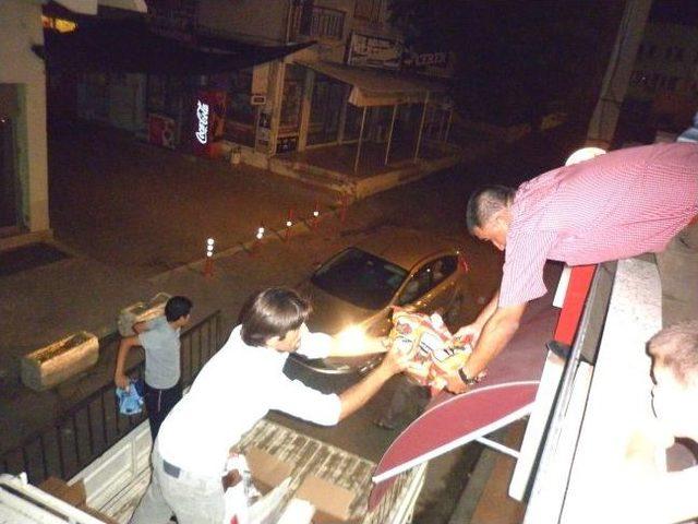 Urla Kızılay Şubesi Ramazan Boyu Yardım Dağıttı 1