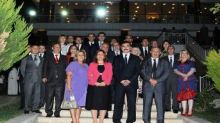 Vali Turhan'dan, Tayini &Ccedil;ıkan Yardımcılarına Ve Kaymakamlara Veda Yemeği